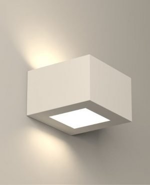 The Cleoni Korytko 12 wall light features a square design with bidirectional ambient lighting. Available in a white finish which is easily painted to any desired colour. This is the sharp cornered variety.